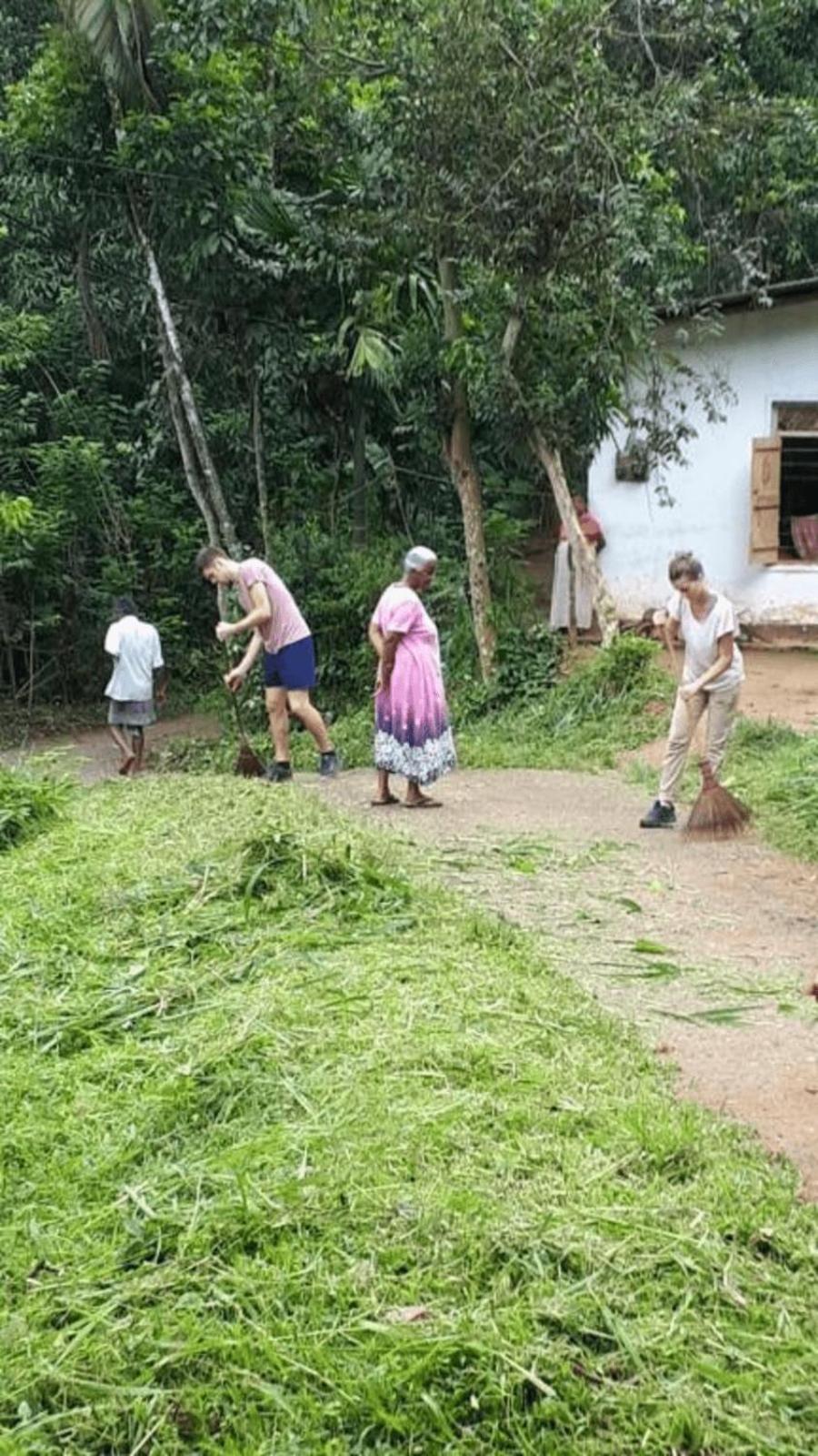 Spiritual Nature Farm - Sri Lanka بيت خشبي
